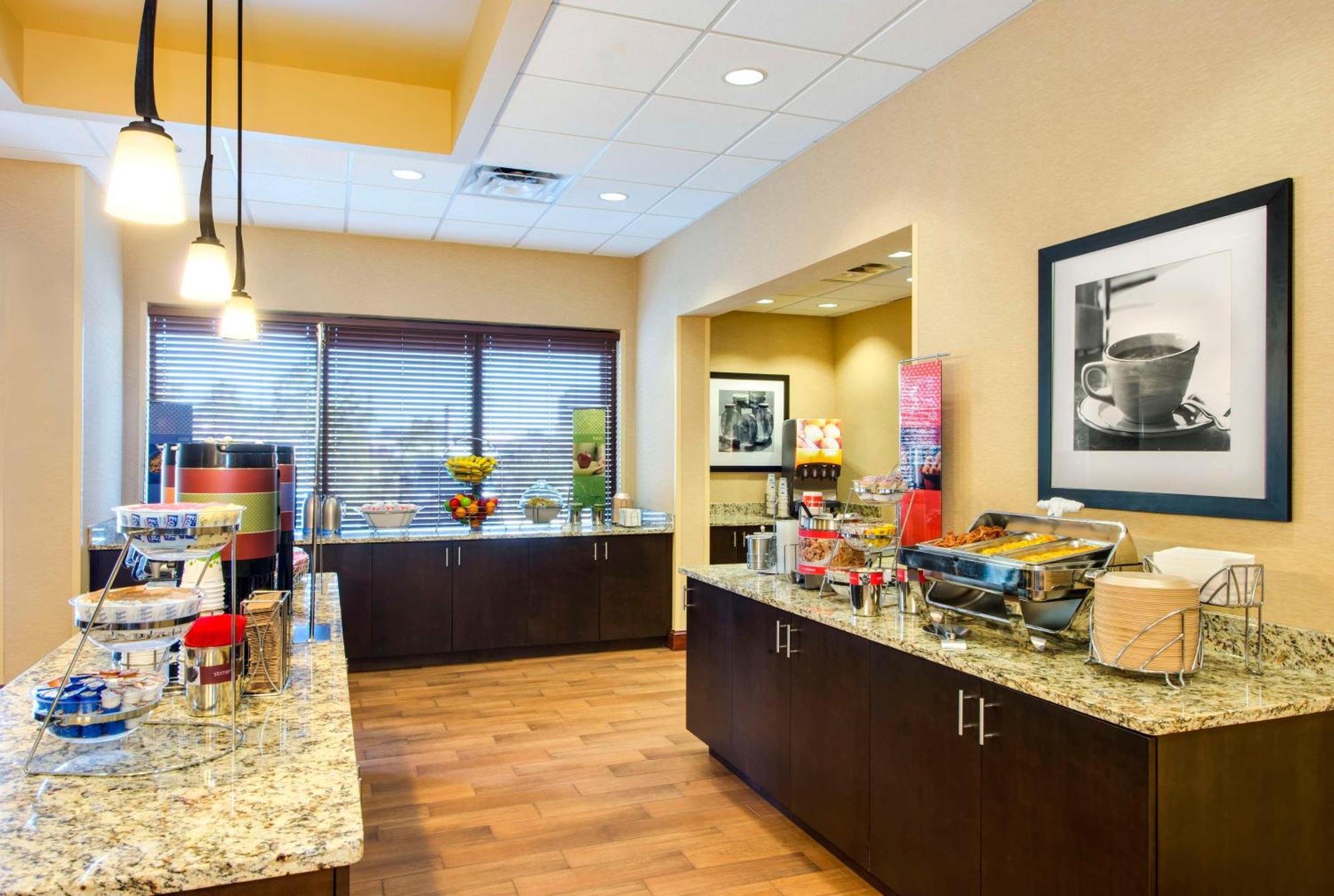Hampton Inn & Suites Atlanta-Galleria Smyrna Esterno foto
